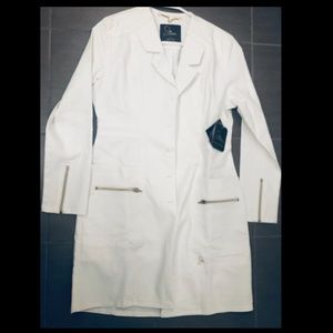 Dr. Jaanuu Signature Lab Coat Small with tags